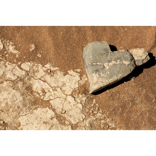 Namibia, Namib-Naukluft Park Heart-shaped rock